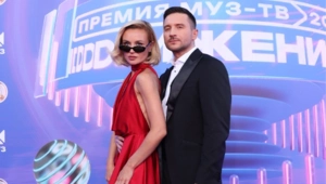Сергей Лазарев и Полина Гагарина вместе появились на красной ковровой дорожке Сергей Лазарев и Полина Гагарина вместе появились на красной ковровой дорожке