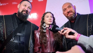 «Смешарики» записали совместный трек с AY YOLA «Смешарики» записали совместный трек с AY YOLA