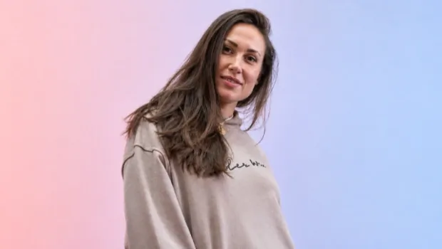 Елена Товстик готовится к дебюту в качестве киноактрисы, писательницы и певицы