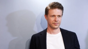 Никита Ефремов опубликовал ролик с танцем единокровной сестры