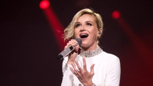 Полине Гагариной посоветовали не петь с 16-летним сыном