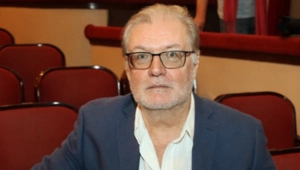 Театр Вахтангова сообщил причину смерти народного артиста РФ Симонова Театр Вахтангова сообщил причину смерти народного артиста РФ Симонова