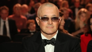 Актер Егор Бероев впервые за долгое время вышел в свет с молодой женой в Токио