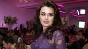 Дочь Заворотнюк трогательно поздравила годовалого сына с днем рождения и показала редкие кадры