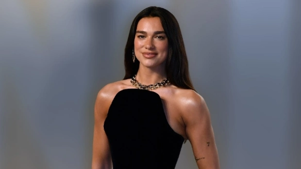 Дуа Липа примерила архивное свадебное платье Кейт Мосс от Versace Дуа Липа примерила архивное свадебное платье Кейт Мосс от Versace