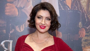 Анастасия Макеева после конфликта на кинопремьере встала на колени перед Светланой Дружининой