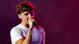 Ваня Дмитриенко рассказал, как совмещает учебу и звездную карьеру Ваня Дмитриенко рассказал, как совмещает учебу и звездную карьеру