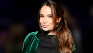 Айза сказала «да» в третий раз и готовится к свадьбе с экс-нефтяником, моложе ее на 10 лет