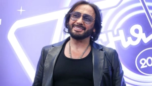 Стас Михайлов показал архивное фото и стихи к 65-летию брака родителей: «Железная свадьба»