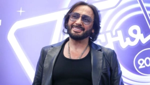 Стас Михайлов показал архивное фото и стихи к 65-летию брака родителей: «Железная свадьба»