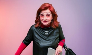 Заметно помолодевшая Елена Степаненко вернулась на телевидение Заметно помолодевшая Елена Степаненко вернулась на телевидение