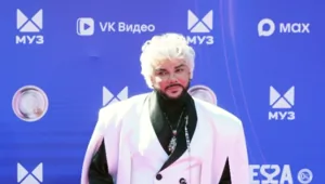 Филипп Киркоров ответил на обсуждение своей фигуры: «Немножко вышел из формы» Филипп Киркоров ответил на обсуждение своей фигуры: «Немножко вышел из формы»