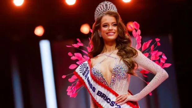 20-летняя «Мисс Россия» Валентина Алексеева показала помолвочное кольцо от 50-летнего жениха