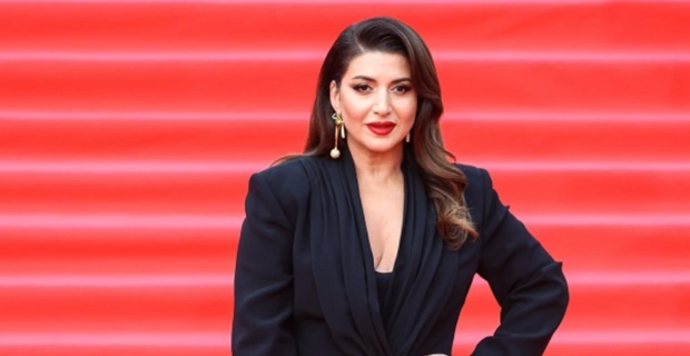 Певица Жасмин сломала руку на горнолыжном курорте