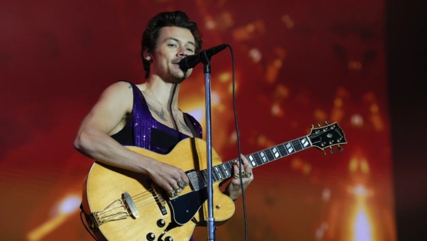 Гарри Стайлс рассказал, как на похоронах бабушки рассмеялся из-за песни The Beatles