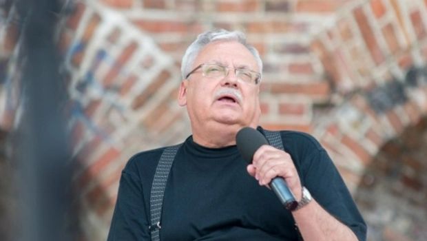 Анджей Сапковский высказался о «школах ведьмаков» в играх от CD Projekt RED Анджей Сапковский высказался о «школах ведьмаков» в играх от CD Projekt RED