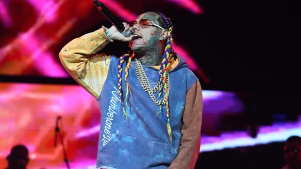 Дом рэпера Текаши 6ix9ine ограбили: мать и собака стали заложниками
