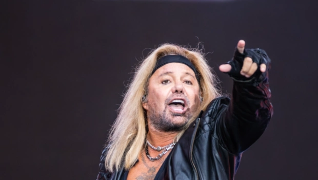 Самолет участника культовой группы Mötley Crüe попал в аварию: есть погибшие