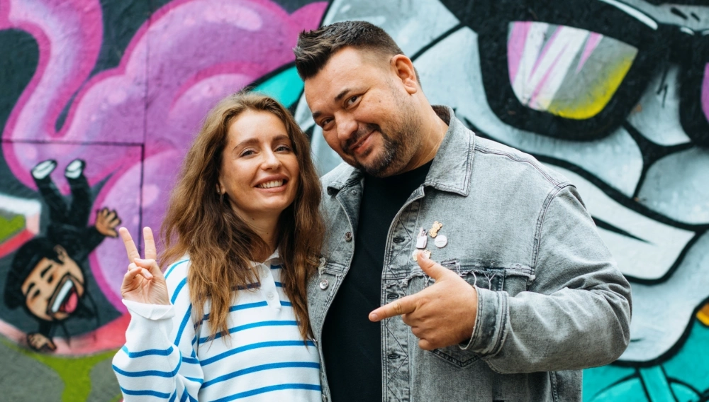 Жетілген әйелдердің аяқтарын жайыңыз