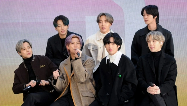 BTS выпустили клип на заглавный сингл «SWIM» из нового альбома «ARIRANG»