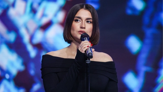 MONA выступила на «Новой волне», исполнив мечту бабушки