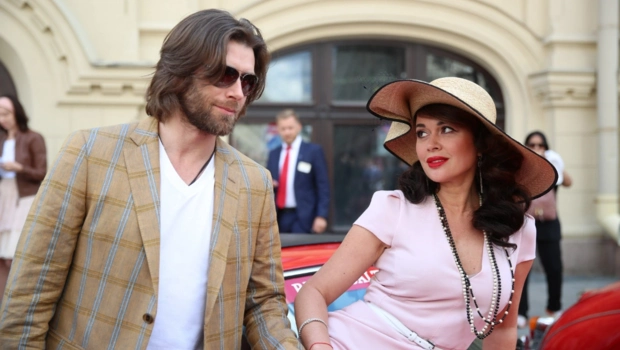 Петр Чернышев навестил могилу Анастасии Заворотнюк в день ее рождения