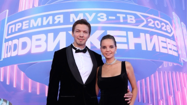 Дина Аверина и Дмитрий Соловьев поделились мнением о музыке, созданной искусственным интеллектом Дина Аверина и Дмитрий Соловьев поделились мнением о музыке, созданной искусственным интеллектом