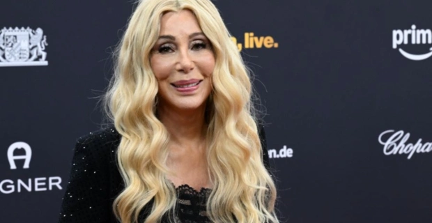 79-летняя Шер прокомментировала слухи о свадьбе с 39-летним возлюбленным 79-летняя Шер прокомментировала слухи о свадьбе с 39-летним возлюбленным