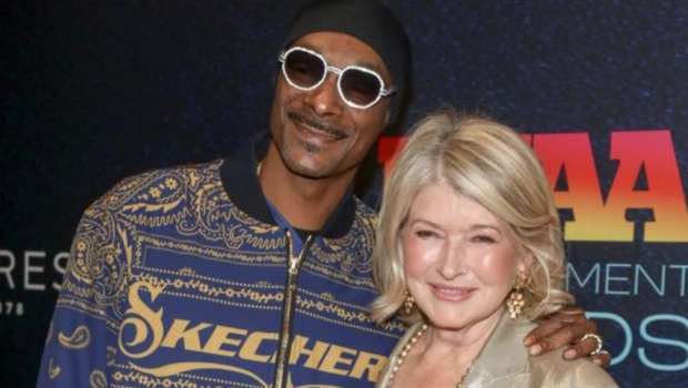 Марта Стюарт стала совладельцем футбольного клуба «Суонси» вместе со Снуп Доггом Марта Стюарт стала совладельцем футбольного клуба «Суонси» вместе со Снуп Доггом