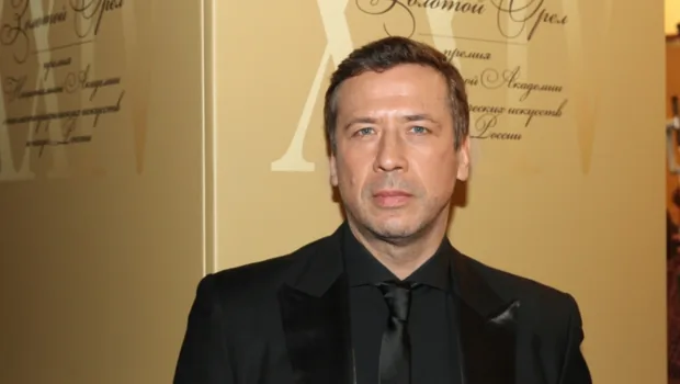 Актер Андрей Мерзликин трогательно поздравил маму с 75-летием Актер Андрей Мерзликин трогательно поздравил маму с 75-летием