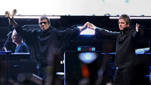 Клавишник рок-группы Oasis рассказал об отношениях братьев Галлахеров за пределами сцены