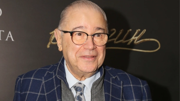 Евгений Петросян показал новый образ с дредами и татуировками Евгений Петросян показал новый образ с дредами и татуировками