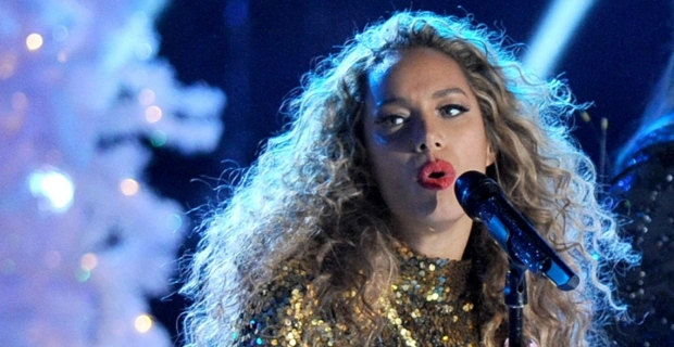 Песня 2013 года обошла рождественские хиты Мэрайи Кэри, Slade и Wham! в чартах Британии Песня 2013 года обошла рождественские хиты Мэрайи Кэри, Slade и Wham! в чартах Британии