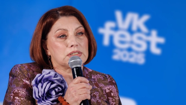 Роза Сябитова поблагодарила дочь за второго внука