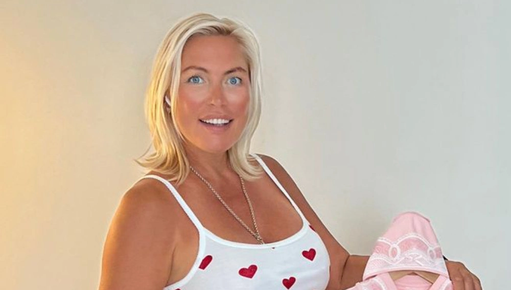 Ауылдағы порно әйел Виртуалды секс әңгіме ол