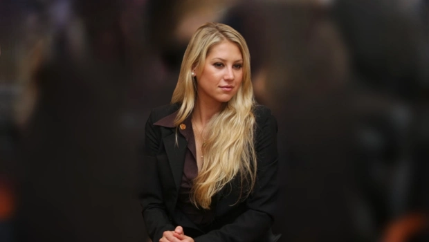 Беременная Анна Курникова прогулялась по Майами вместе с маленьким сыном