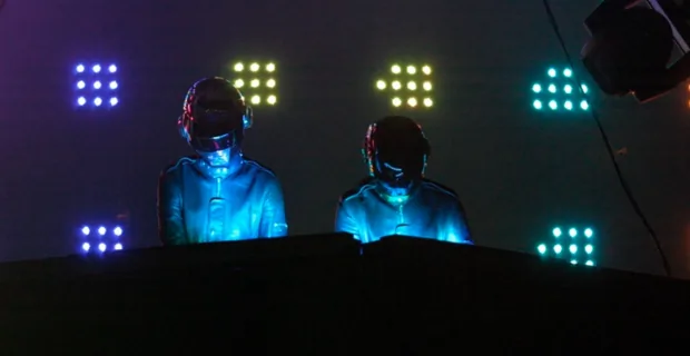 Fortnite анонсировала коллаборацию с дуэтом Daft Punk Fortnite анонсировала коллаборацию с дуэтом Daft Punk