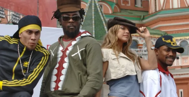 Fergie и Black Eyed Peas воссоединились, чтобы отметить важные даты Fergie и Black Eyed Peas воссоединились, чтобы отметить важные даты