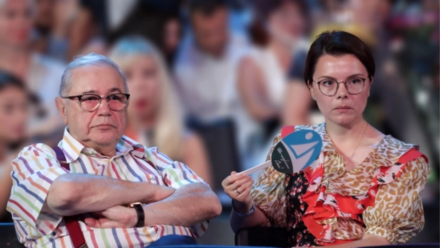 В СМИ оценили расходы Евгения Петросяна на роскошный отдых с молодой женой В СМИ оценили расходы Евгения Петросяна на роскошный отдых с молодой женой