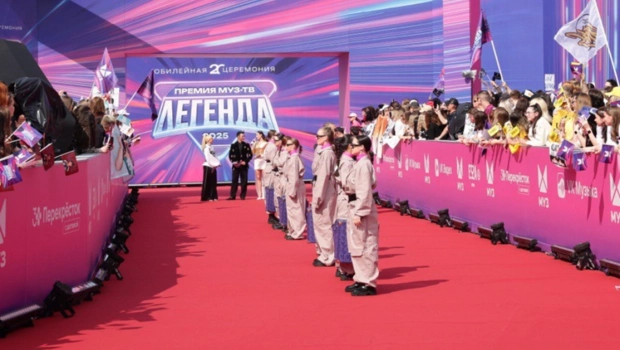 Самые яркие моменты красной дорожки Премии МУЗ-ТВ 2025. Легенда