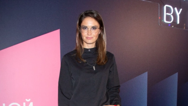 Агата Муцениеце объяснила, почему скрывает лицо новорожденной дочери