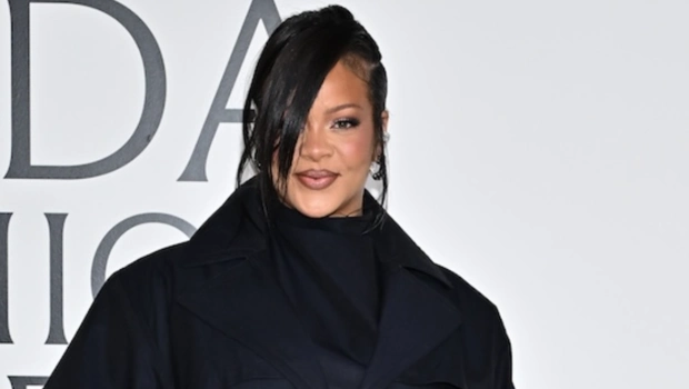 Рианна впервые появилась на ковровой дорожке в «послеродовом» образе