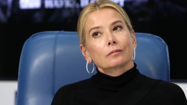 Юлия Высоцкая в слезах рассказала о дочери, находящейся в коме 12 лет Юлия Высоцкая в слезах рассказала о дочери, находящейся в коме 12 лет