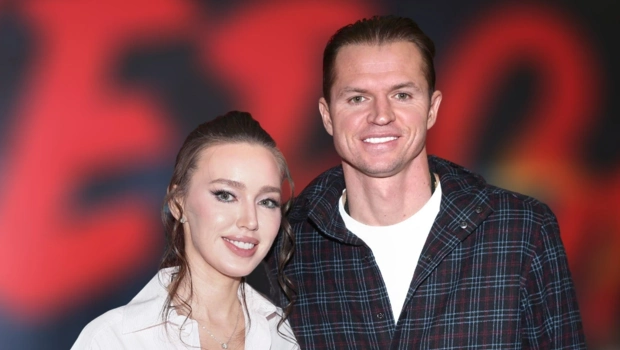 Жена Дмитрия Тарасова ответила раскритиковавшим его внешность хейтерам Жена Дмитрия Тарасова ответила раскритиковавшим его внешность хейтерам