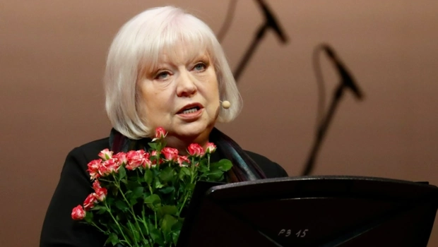 Борющаяся с онкологией Светлана Крючкова появилась на публике в инвалидном кресле Борющаяся с онкологией Светлана Крючкова появилась на публике в инвалидном кресле