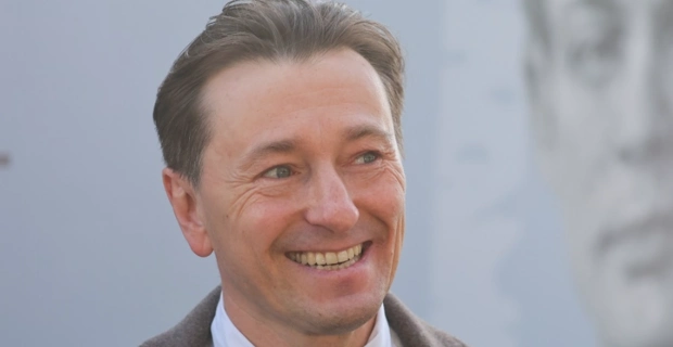 Сергей Безруков подал в суд на продавцов масок со своим лицом