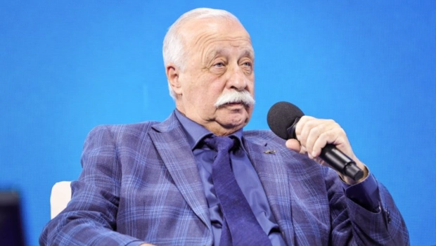 Леонид Якубович рассказал о жутком отравлении на съемках: «Я упал и потерял сознание» Леонид Якубович рассказал о жутком отравлении на съемках: «Я упал и потерял сознание»