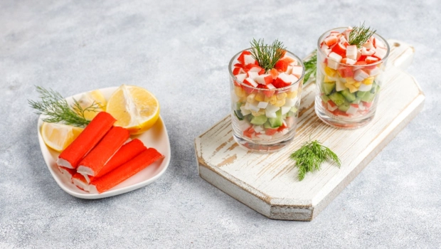 Крабовый салат на Новый год: идеальный рецепт с секретами