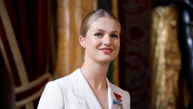 КОРОНА: принцесса Испании Леонор торжественно отметила свое 18-летие