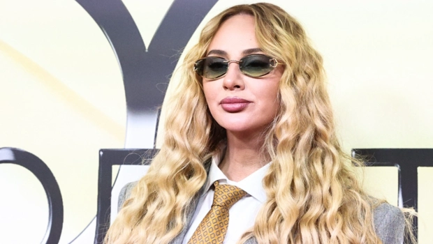 Певица ANNA ASTI заболела: «Лежит и не может подняться»